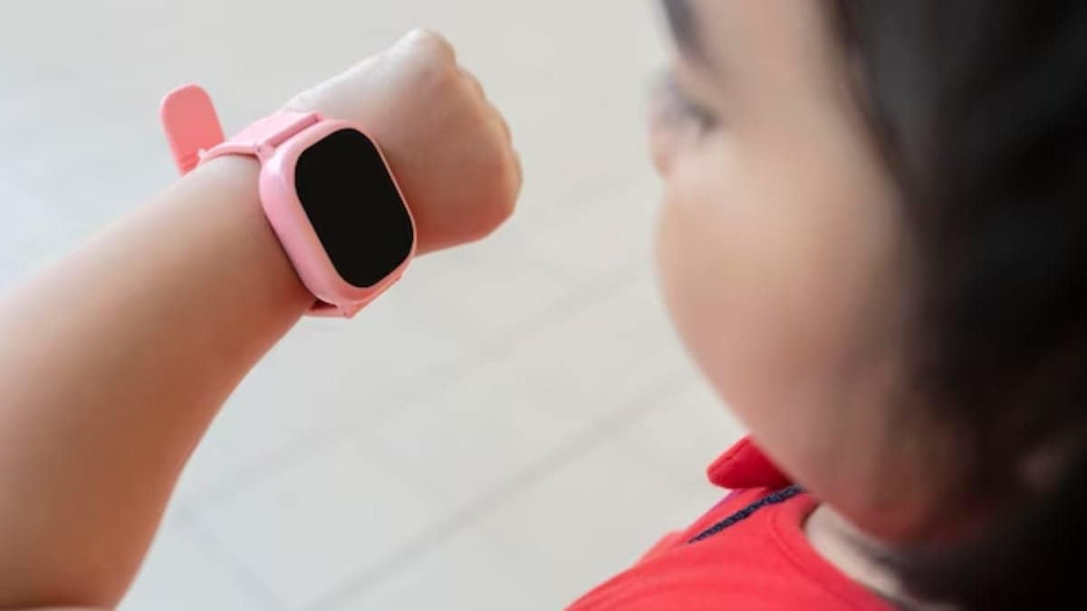 बच्चों की Smartwatch में जरूरी हैं ये फीचर्स, कम होगी पैरेंट्स की चिंता, खरीदने से पहले रखें ध्यान बच्चों की Smartwatch में जरूरी हैं ये फीचर्स, कम होगी पैरेंट्स की चिंता, खरीदने से पहले रखें ध्यान
