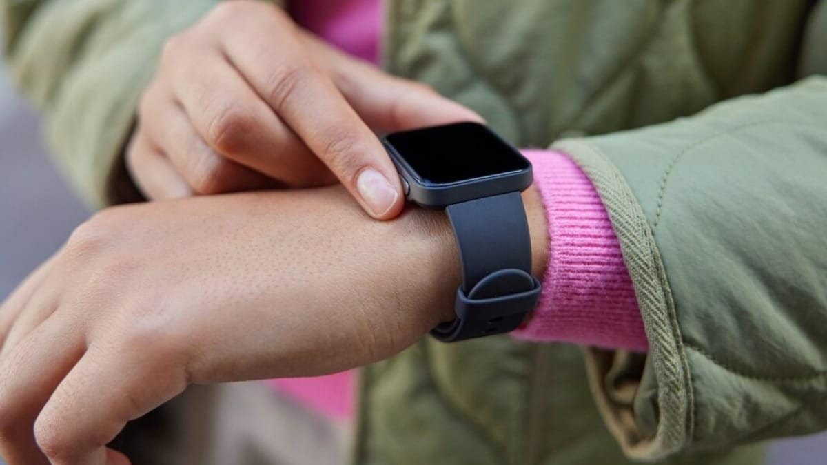क्या Smartwatch से भर गया लोगों का मन? ग्लोबल शिपमेंट में पहली बार दिखी गिरावट, यह रहा कारण क्या Smartwatch से भर गया लोगों का मन? ग्लोबल शिपमेंट में पहली बार दिखी गिरावट, यह रहा कारण