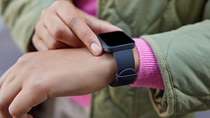 क्या Smartwatch से भर गया लोगों का मन? ग्लोबल शिपमेंट में पहली बार दिखी गिरावट, यह रहा कारण